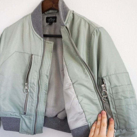 Cropped Puffer Bomber - Picture 3 of 8